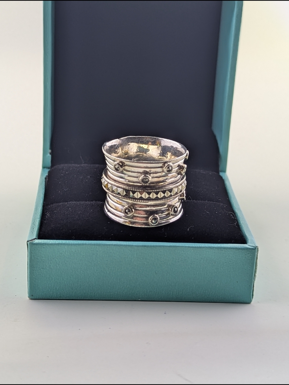 💎 Vintage Sterling Silver Marcasite Meditation Ring 💎 - Picture 1 of 4
